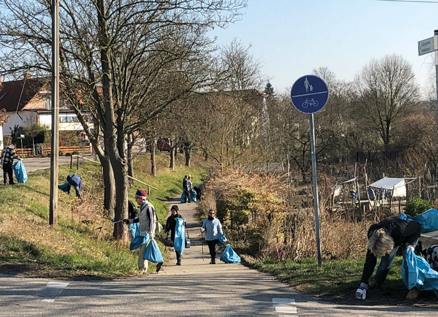 Müllsammler beim Dreckwegtag in Otterstadt